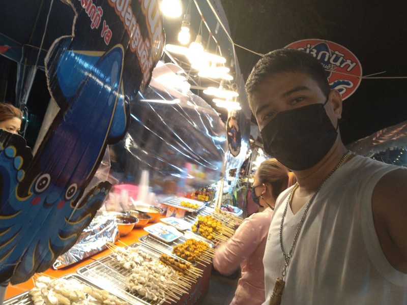 พ่อค้าพร้อมมาก