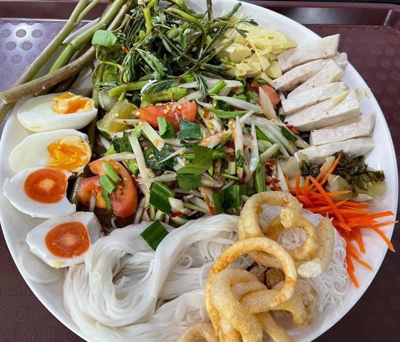 ตำถาดปูปลาร้าแรดมัธยม