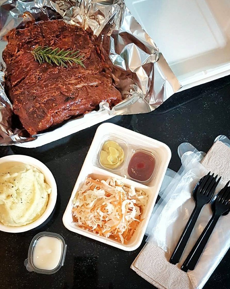ซี่โครงย่างหมูย่างบาร์บีคิวสูตรดั้งเดิม จาก Foodtruck ชื่อดังThe BBQ Huahin 