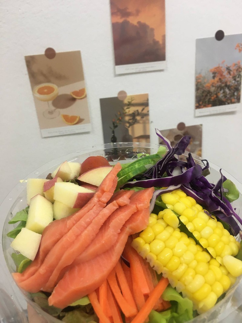 สลัดแซลมอน