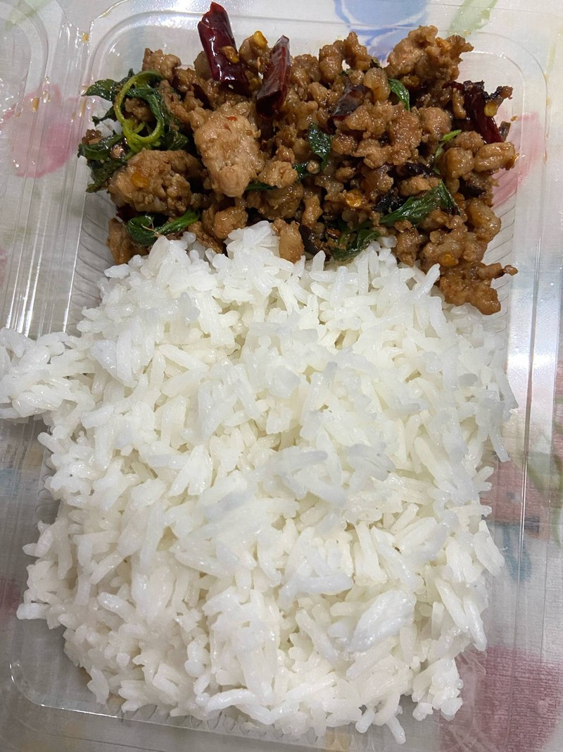 กะเพราหมูสับพริกแห้ง