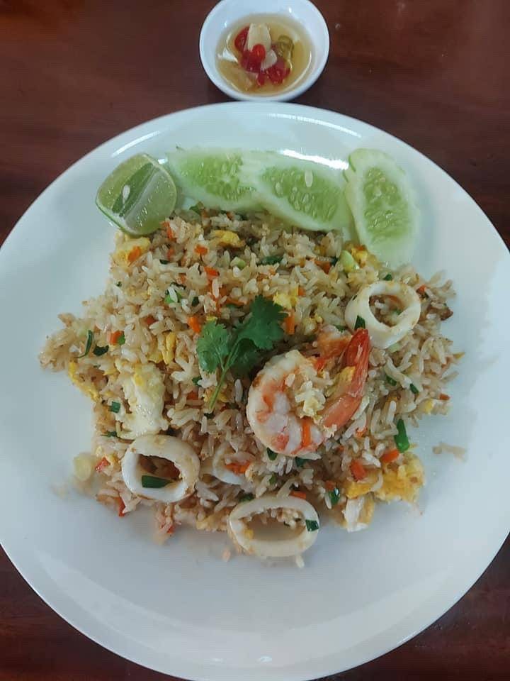 ข้าวผัดทะเล