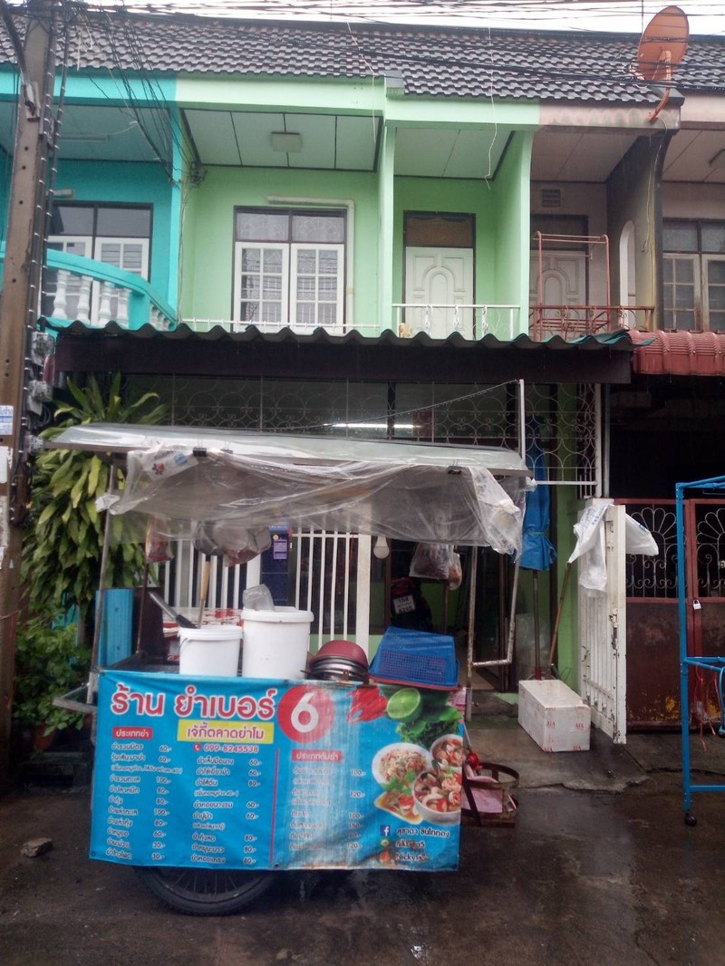 ร้านยำเบอร์6(เจ้กี้ตลาดย่าโม)