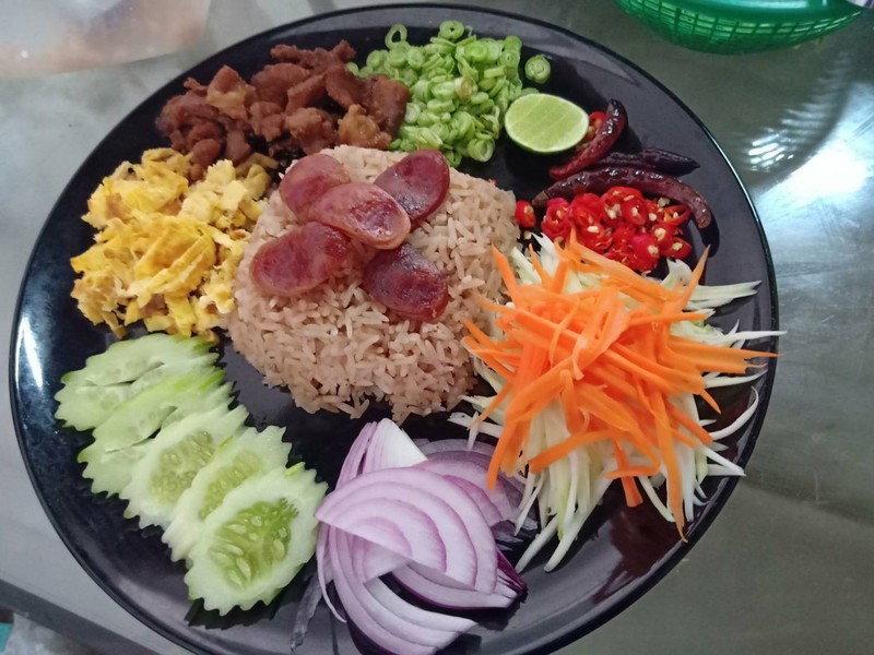 ข้าวคลุกกะปิ