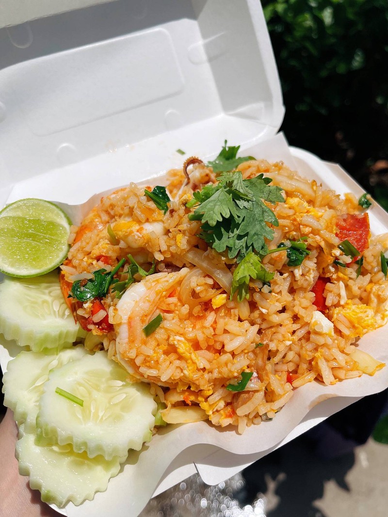 ข้าวผัดรวมมิตร