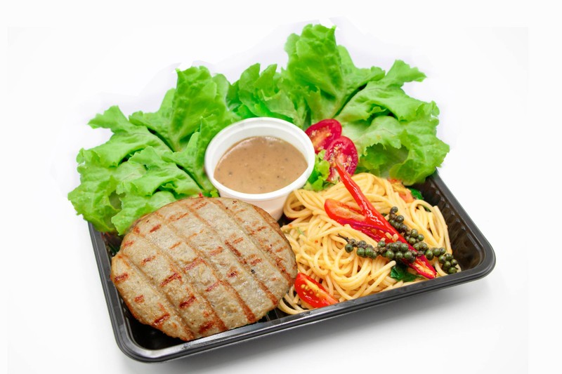 Ground Chicken with Spicy Thai Spaghetti