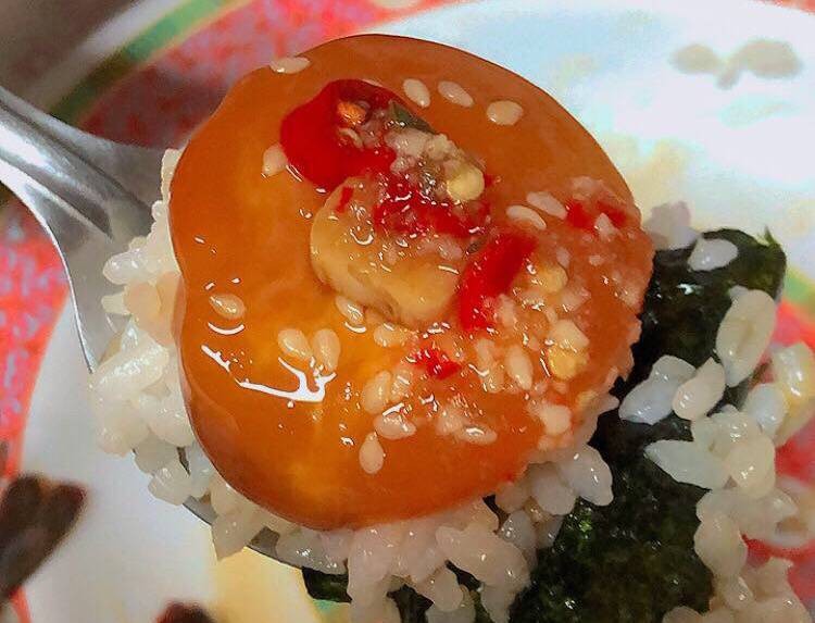 ไข่ดอง กินคู่กับซีฟู้ดส์ ของทางร้าน คือดีย์