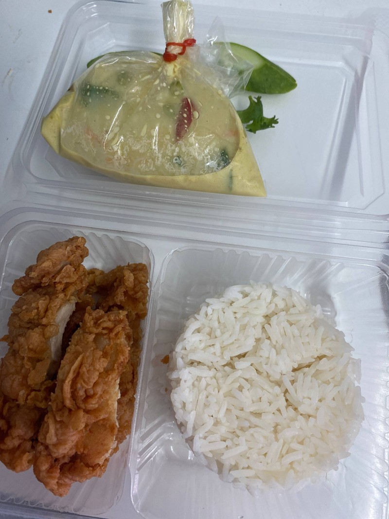 ไก่ร้อนอร่อยดีค่ะ โดยรวมอร่อยมากค่ะ