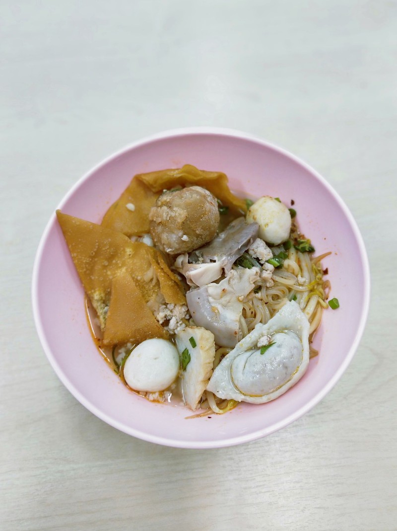 เส้นเล็กต้มยำธรรมดา