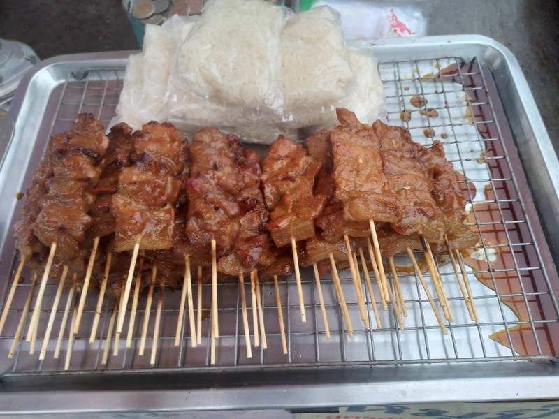 หมูปิ้งสมุนไพรนมสด (เจ้าดั้งเดิม)