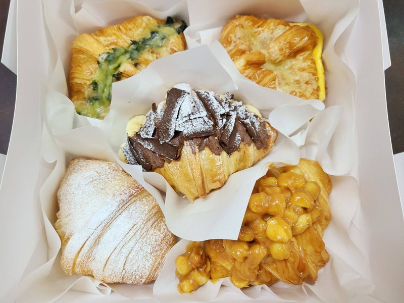 ผักโขม เบคอนชีส ช็อกโกแลตบานาน่า ครีมสดนมฮอกไกโด คาราเมลมาคาดาเมีย