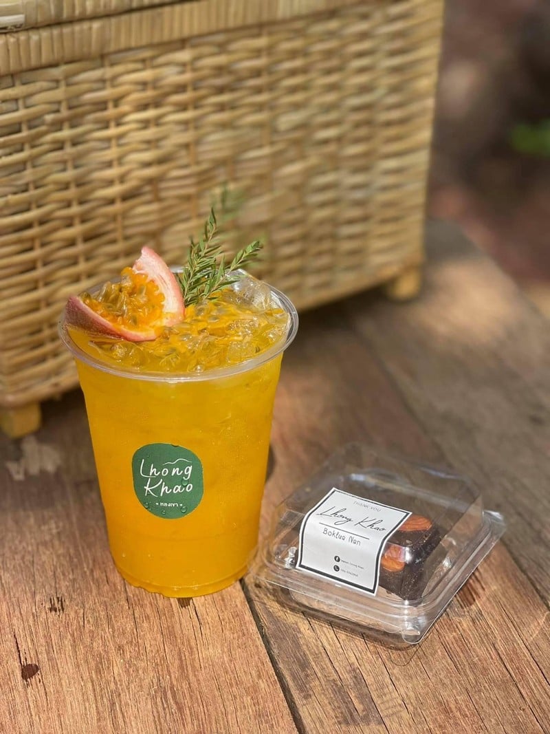 น้ำเสาวรส และ บราวนี่ฉ่ำๆ