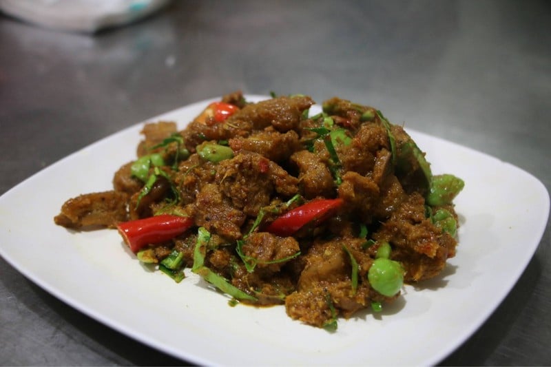 ผัดเผ็ดหมูป่าใส่สะตอ