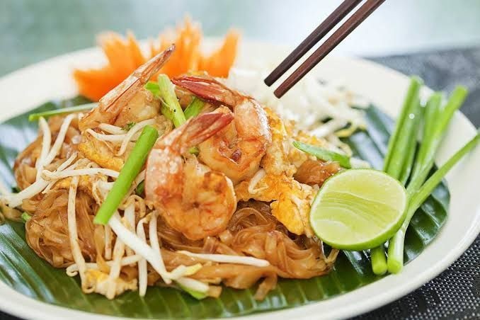 ผัดไทยกุ้งสด