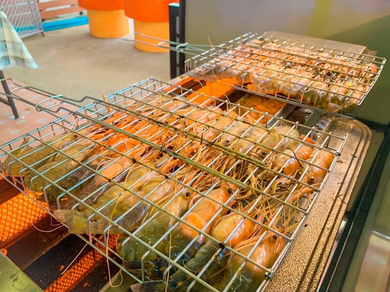 กุ้งเผาตัวเมีย 24-30 ตัวโล