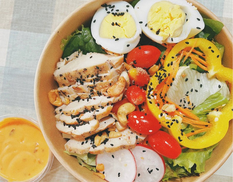 สลัดอกไก่