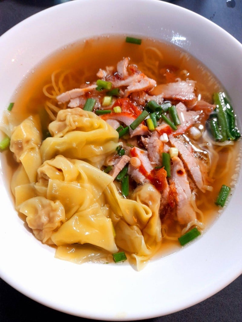 บะหมี่เกี๊ยวหมูแดง