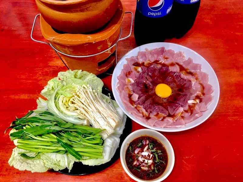 จิ้มจุ่มหมู (ชุดเล็ก 199.-)( ชุดใหญ่  369.- ฟรีเป๊ปซี่1.25  1 ขวด ) 