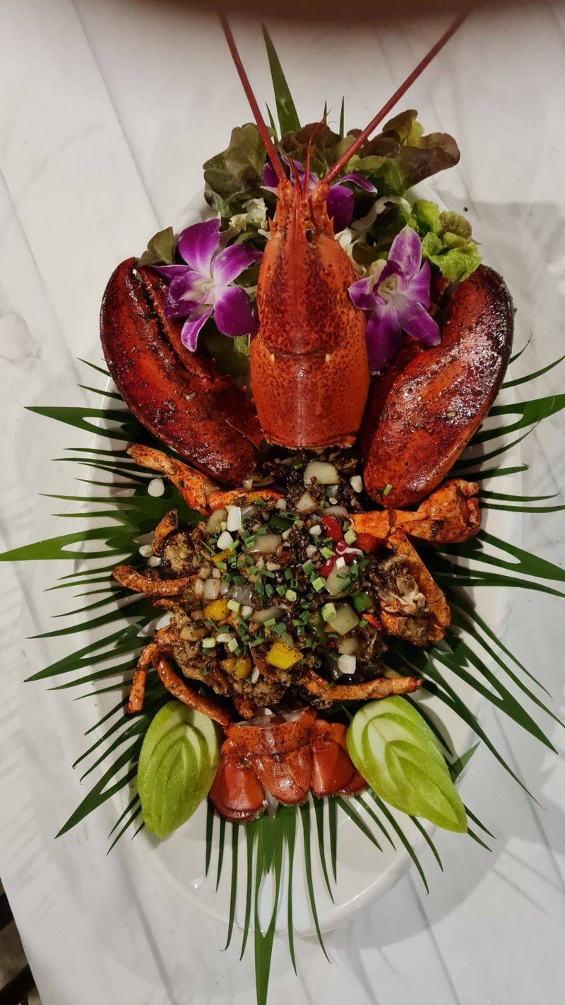 เพิ่งรู้ว่ามีร้านแบบนี้ด้วยที่หาดพลา สดม๊ากๆอร่อยสุดขอบอก