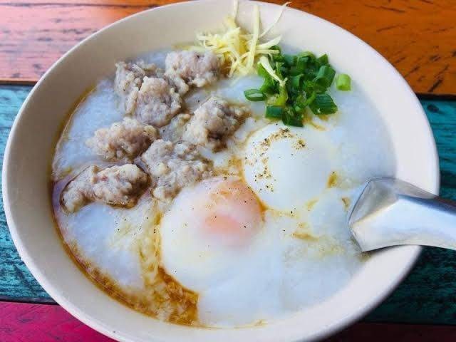 โจ๊กหมูใส่ไข่น่ารับประทานมาก