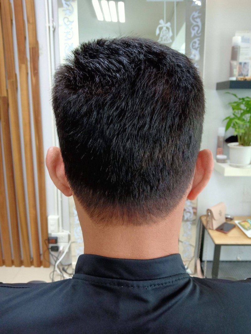 ตัดผมพร้อมทำสี
