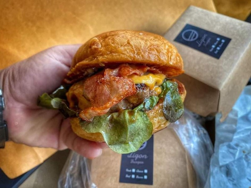 ขนมปังหอมนุ่ม ซอสกลมกล่อม เนื้อฉ่ำ เบค่อนกรอบ