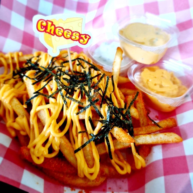 เฟรนฟรายคลุกผง ฟรีซอส3รสชาติฟินๆโรยหน้าด้วยผงโนริสาหร่ายเพิ่มความอร่อยต้องลองค่ะ