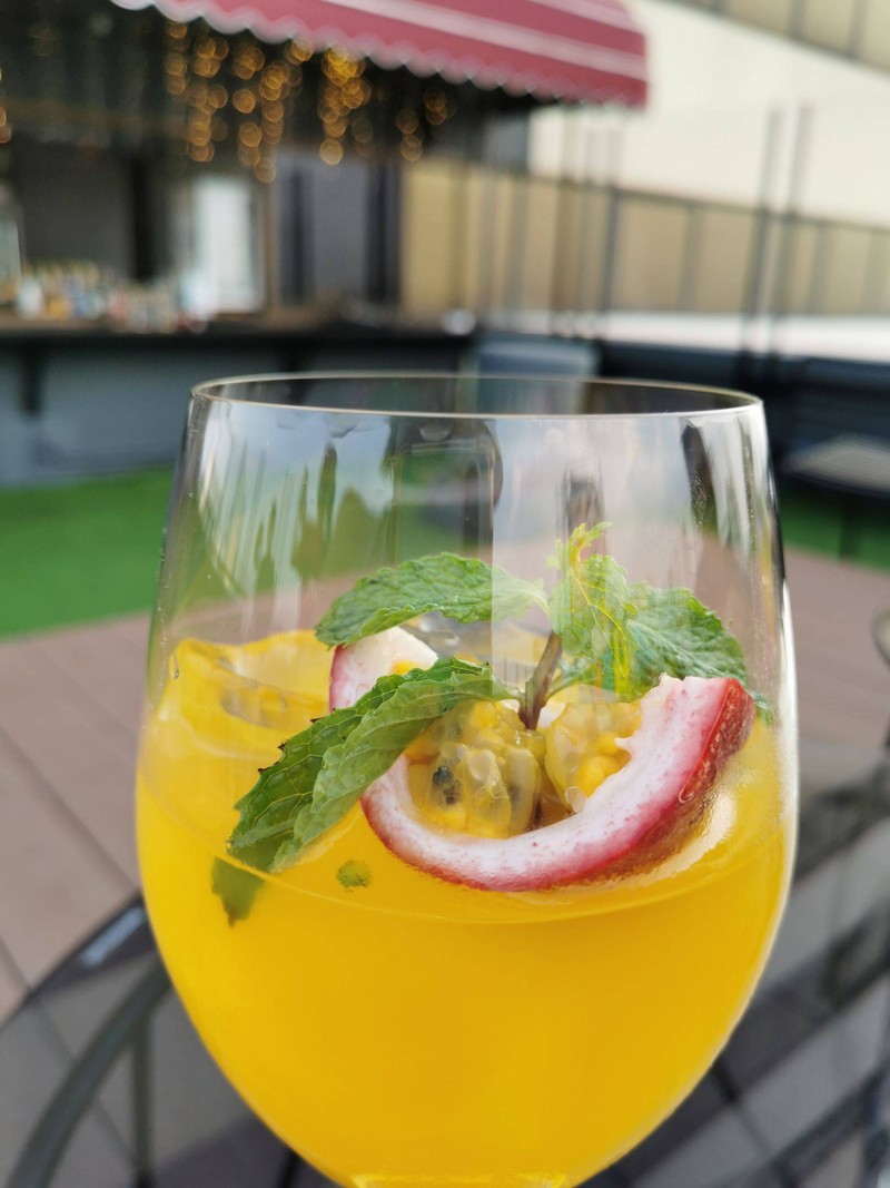 300 บาท happy hour 1 แถม 1 