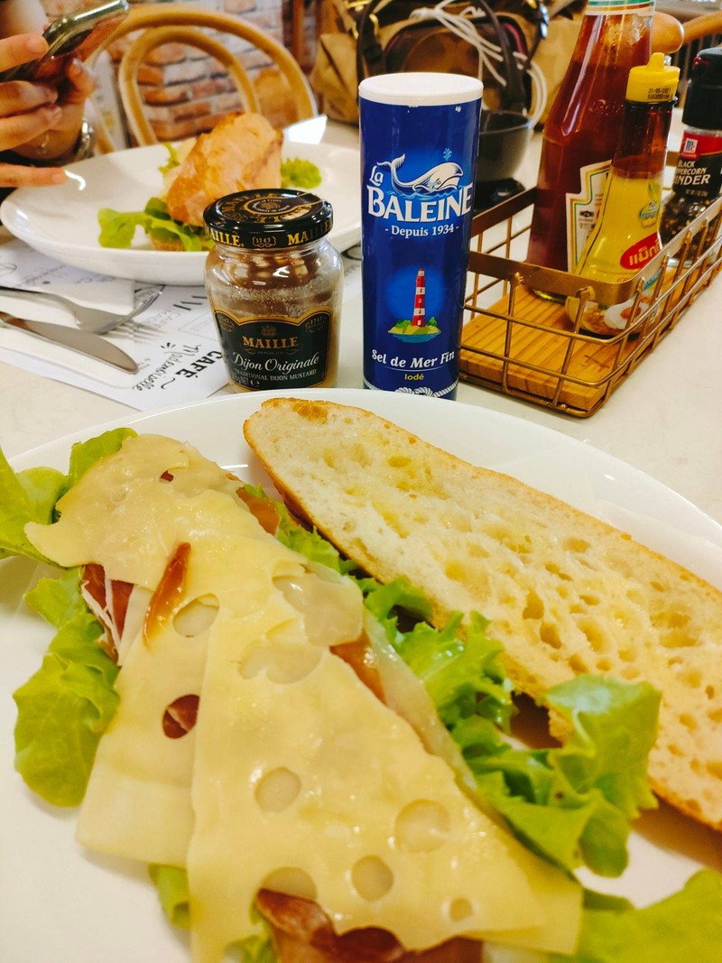 ราคา 260 บาท