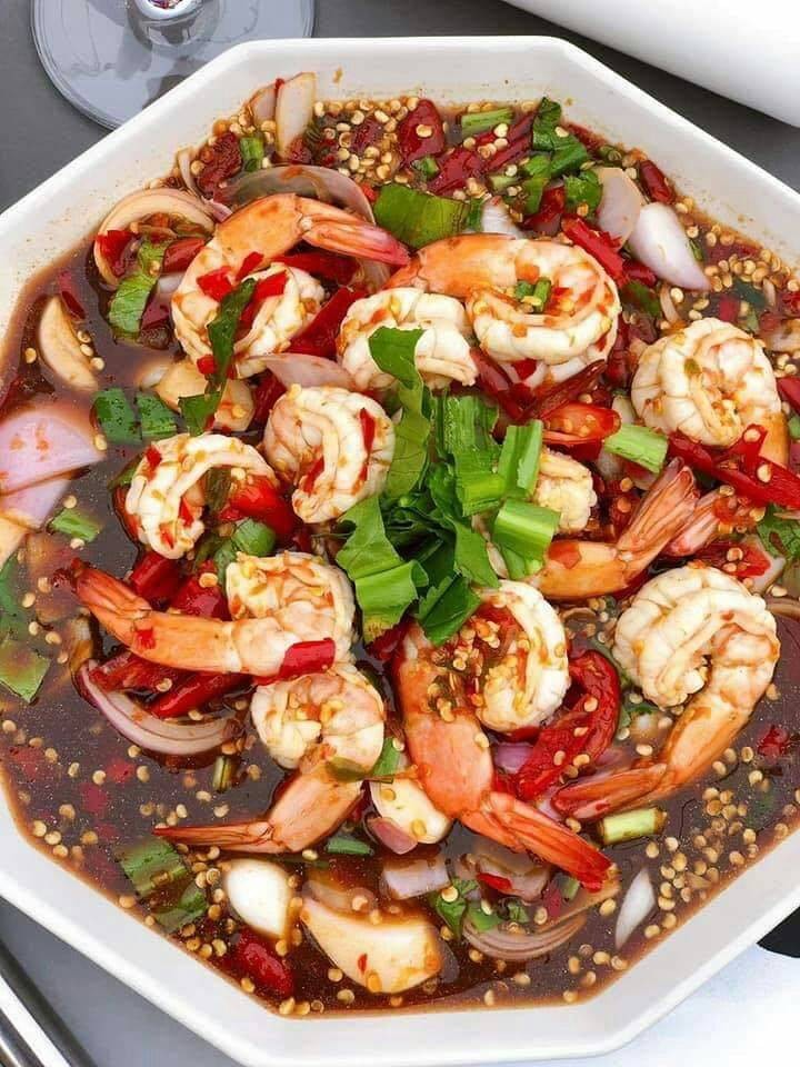 ยำกุ้งสุกน้ำปลาร้า 100 บาท