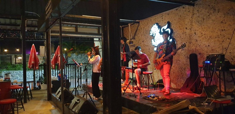 ดนตรีสด