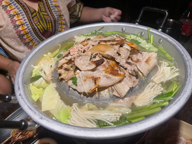 หมูกะทะชุดใหญ่ 