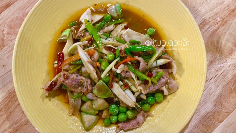 ทานกับข้าวสวยร้อนๆ อร่อย เผ็ดออกหูเลยค่ะ