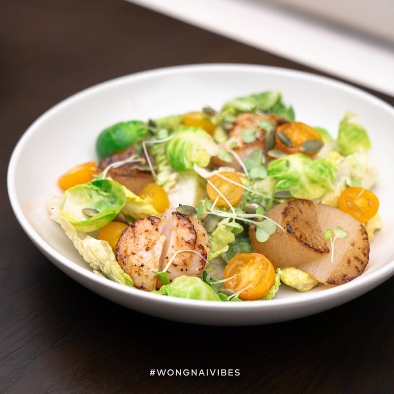 “Scallop Miso Salad” เล่นใหญ่ด้วย Scallop ย่างพรีเมียมชิ้นโต