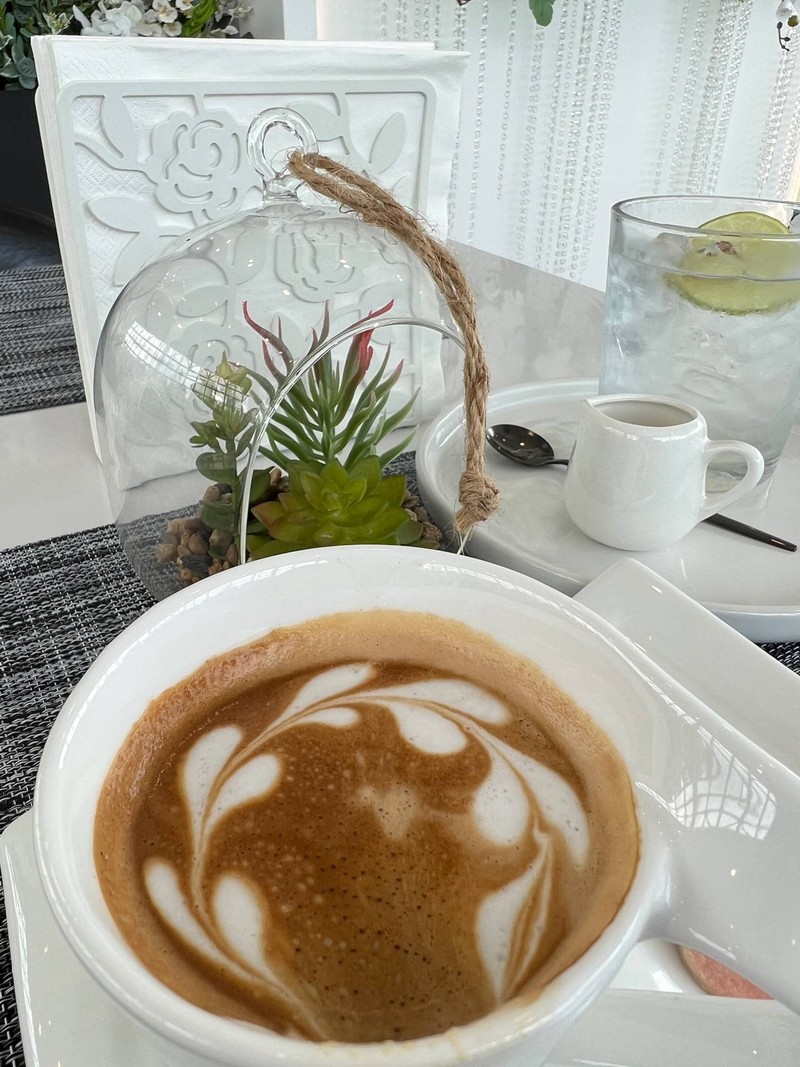 ลาเต้ร้อน85บาท