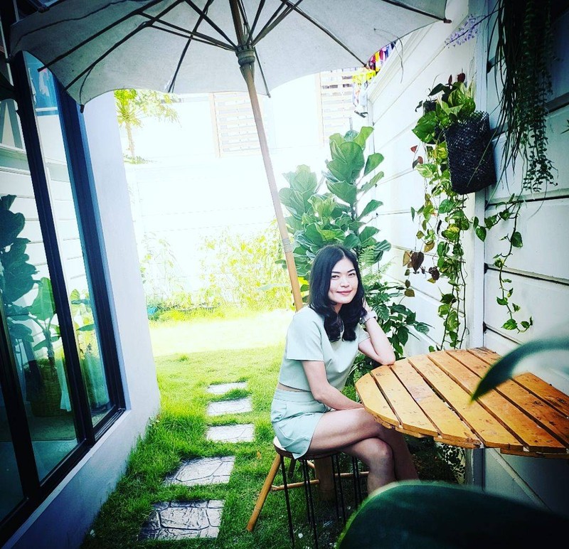 ดัดผมเสร็จ มีมุมถ่ายรูปสวยๆในสวน