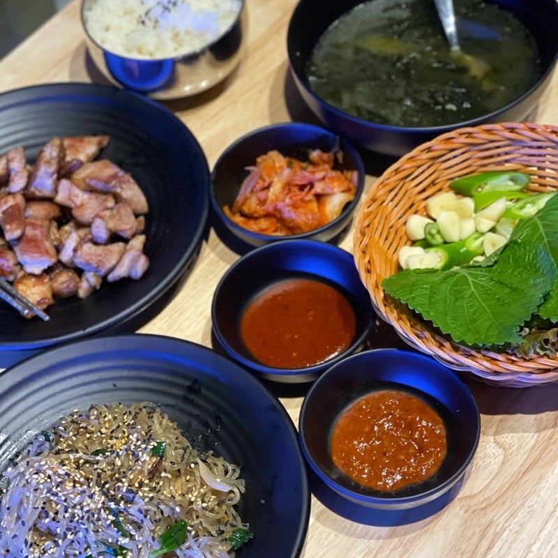 ชุดสันคอหมู