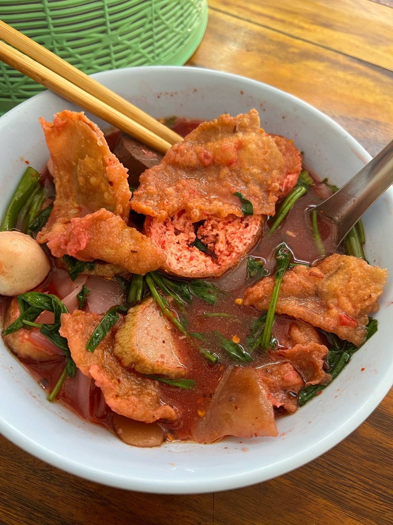 เส้นใหญ่เย็นตาโฟ อร่อยมาก กอไก่ล้านตัว เคยกินเมื่อนานมาแล้ว พอกลับมากินคิดถึงสมั