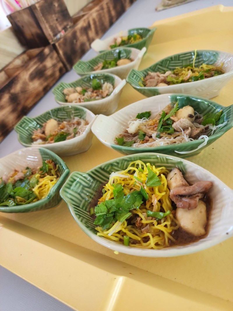 ร้านเตี๋ยวเรือ-ชูชก มาเปิดให้บริการแล้วนะคัฟ