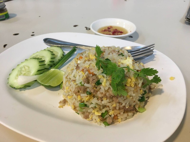 ข้าวผัดหมู หอมอร่อย เด็กกินได้ ผู้ใหญ่กินดี