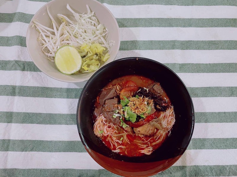 ขนมจีนน้ำเงี้ยว