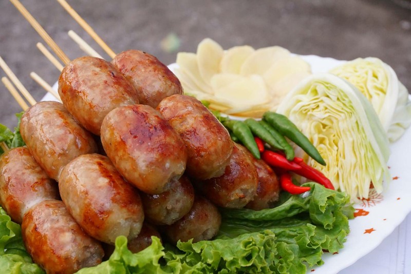 ไส้กรอกหมูล้วนปรุงรสแซ่บ กรอบ อร่อย ไม่มีวุ้นเส้น