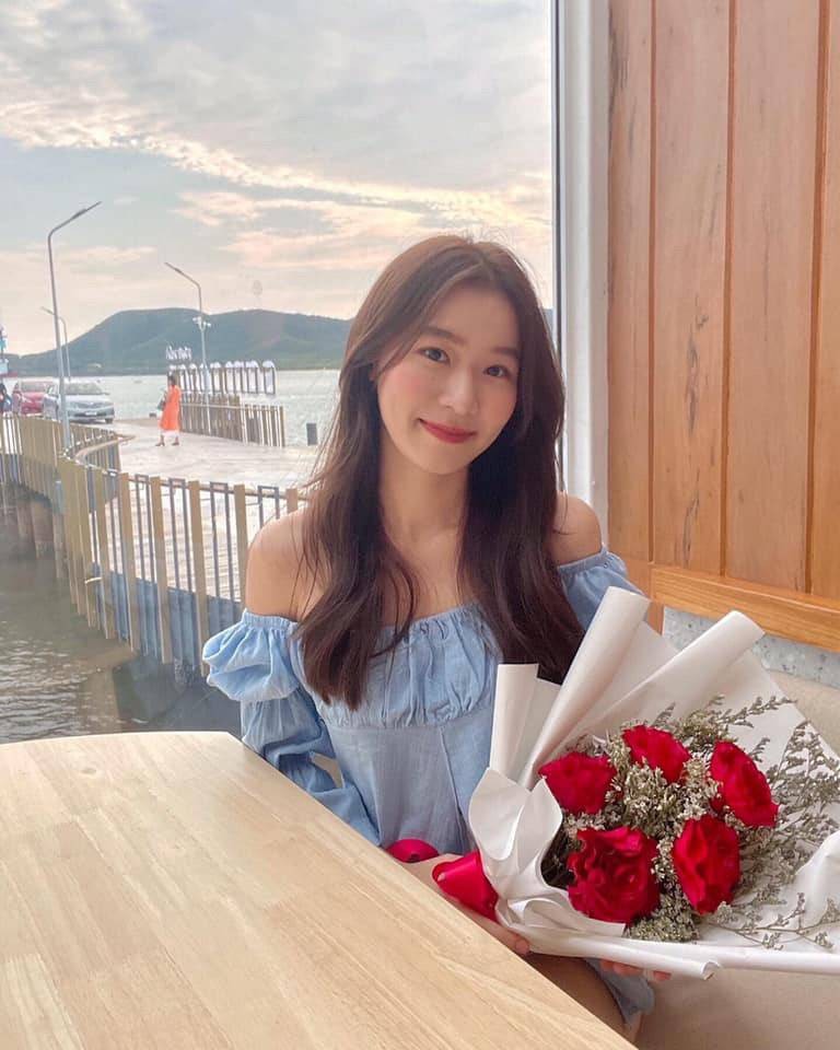 สีโทนสุภาพ กับลอนผมสไตลเกาหลี เพิ่มความคุณหนูหวานๆ ด้วยเทคนิค PJ Hair Style ร้าน