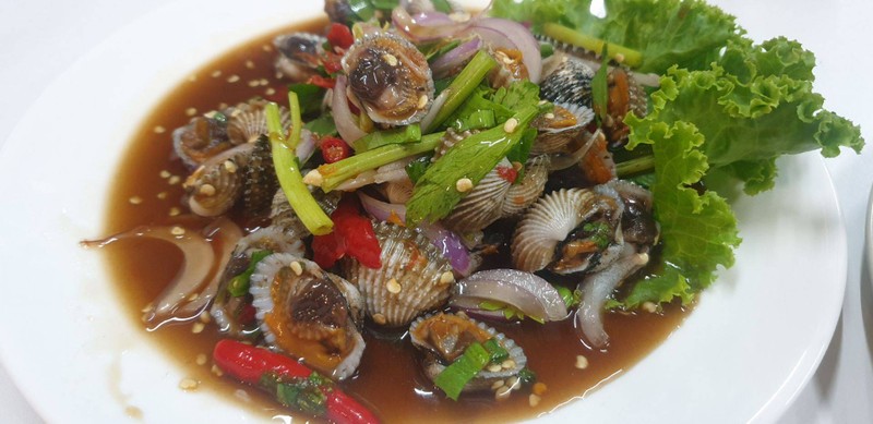 อร่อย แซ่บ