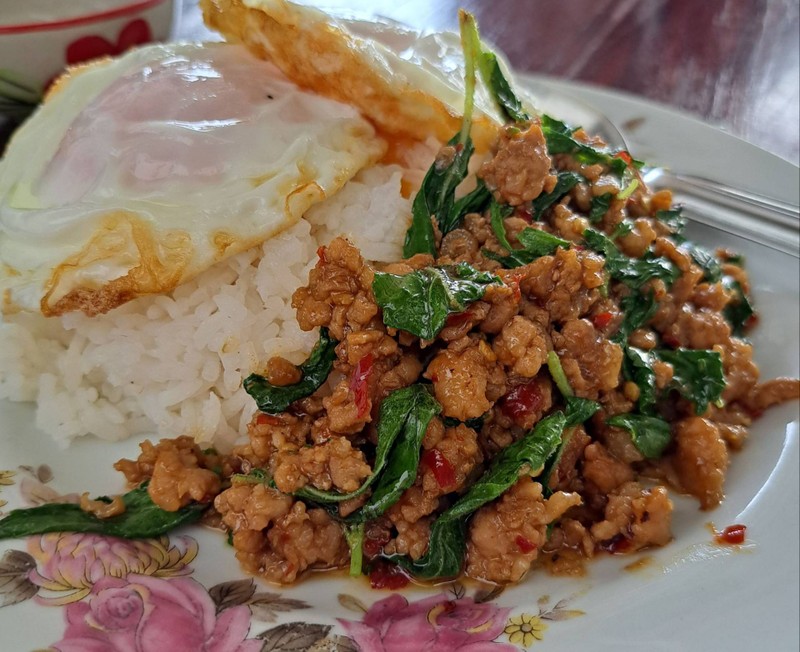 กระเพราหมูสับ+ไข่ดาว