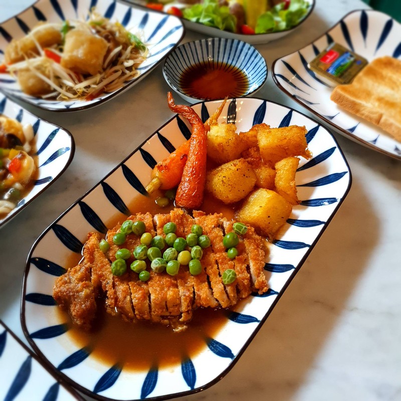  สเต็กหมูอบซอสเกรวี่ 