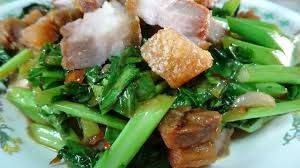 คะน้าหมูกรอบ