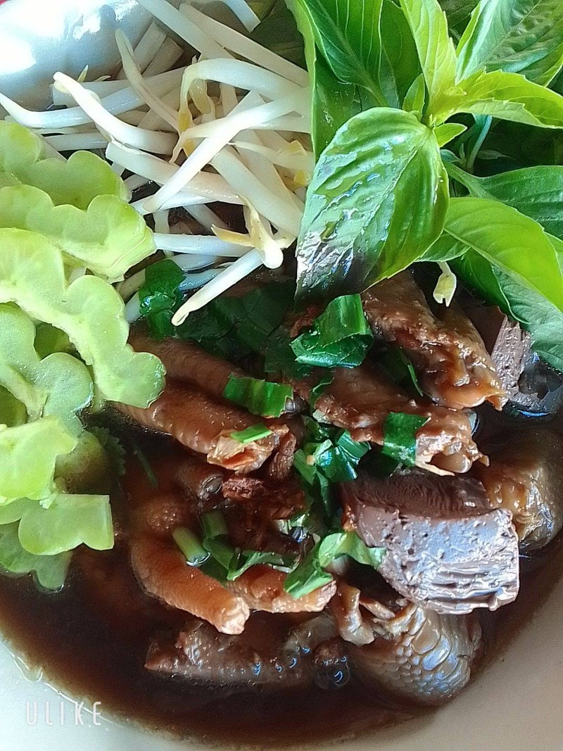 ก๊วยเตี๋ยวไก่มะระ(อาหารตามสั่ง)