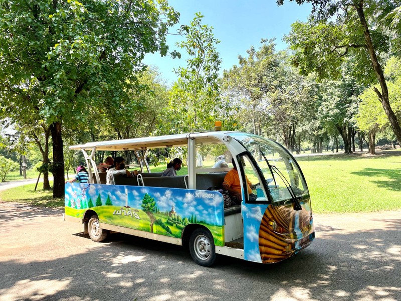 รถซาฟารี.