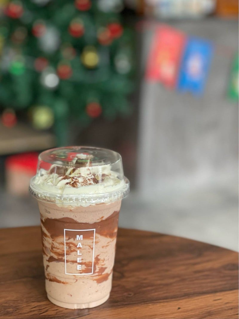 Banana nutella frappe 